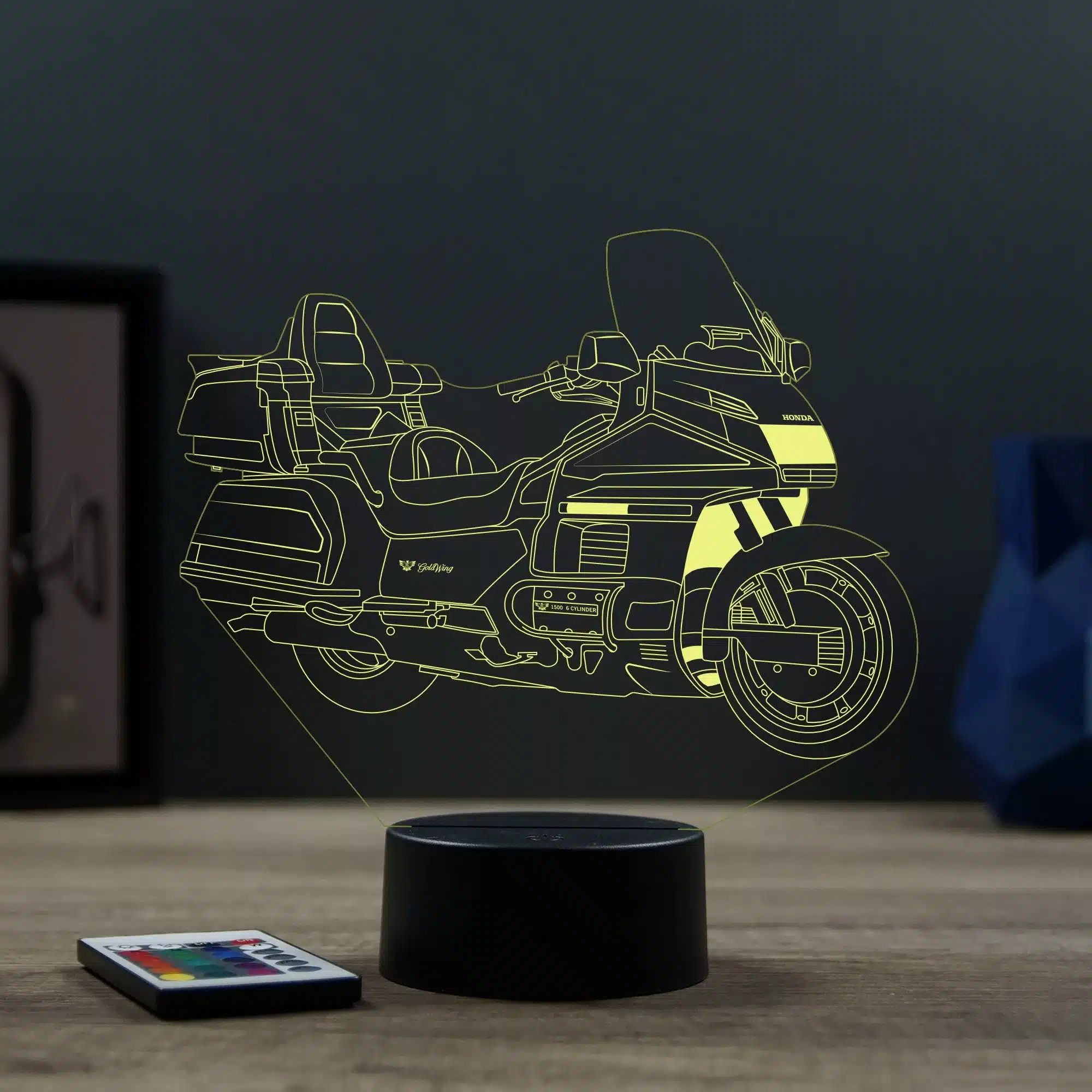 Lampe 3D Personnalisable Honda Goldwing - 16 Couleurs LED - Veilleuse Déco Moto - Cadeau Personnalisé